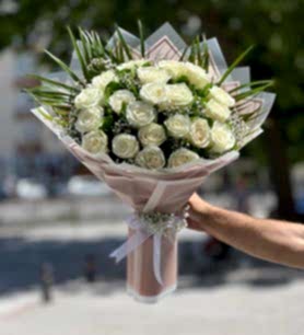 Beyaz Gül Buketi 21 Adet